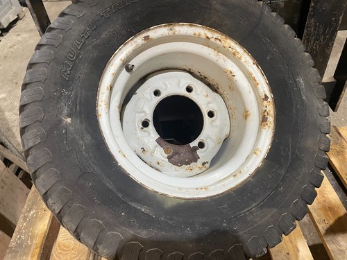 Front stud wheel - stud,
