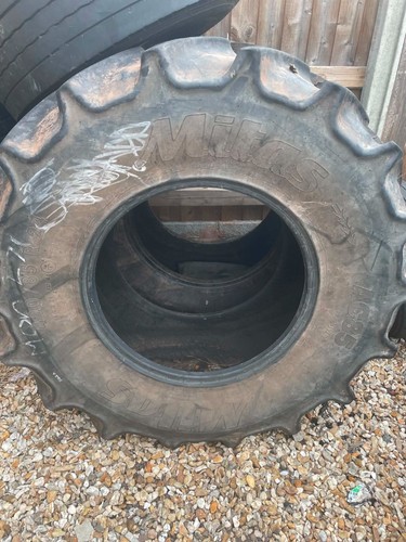 420 85r24 part worn - part, tractor