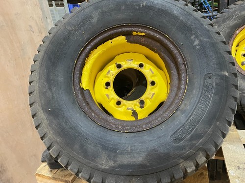 Front stud wheel - stud,