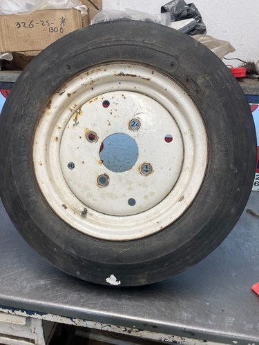 Front stud wheel - stud, 3