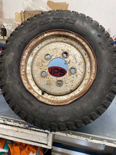 Front stud wheel - front, +