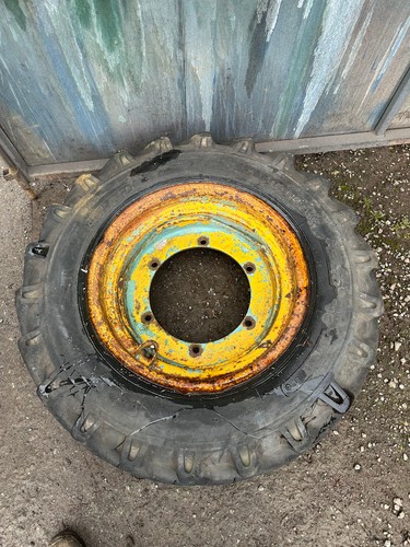 10.5x20 wheel and tyre